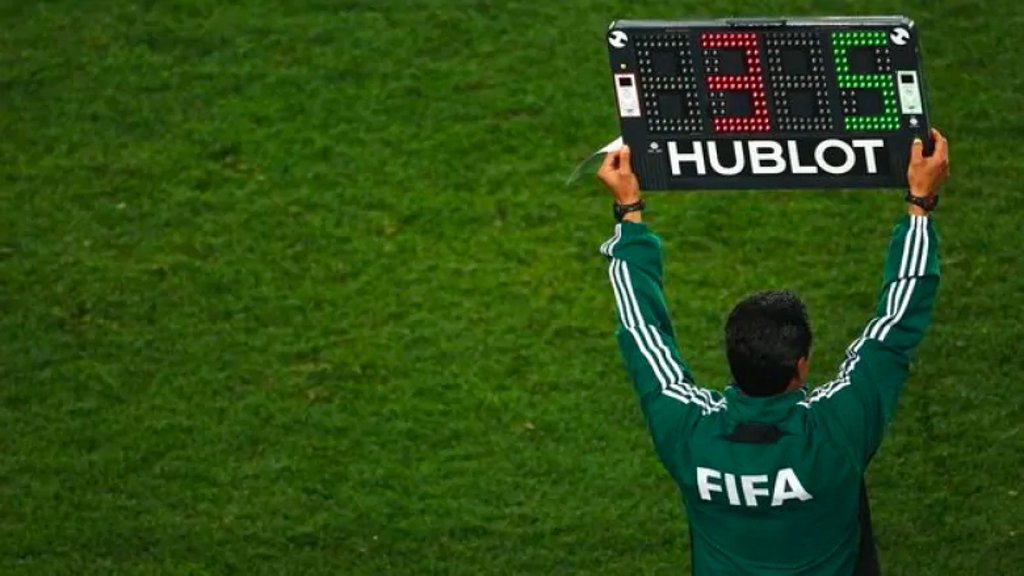🚨⚽️ ÚLTIMA HORA | La regla de los 5 cambios, cada vez más cerca de ser incluida permanentemente en el fútbol

🗳️ La decisión final será adoptada en la próxima asamblea general anual del IFAB del 4 al 5 de marzo de 2022

ℹ️ Vía <a href="/itu_edu/">Eduardo Iturralde</a>