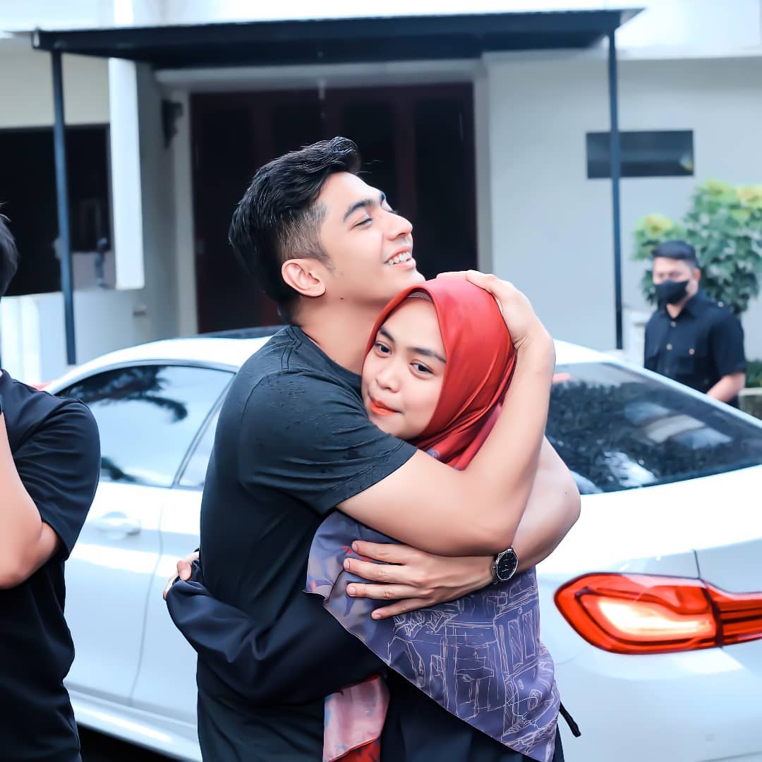 anqclpcffxx's tweet photo. Ricis TR di prank sampe nangis:')
_ _ _
➳ @teukuryantr on IG @RiaRicis
➳ [ repost? pls tag will be appreciated ]
➳ #teukuryantr #riaricis #RicisTR

#riaricis #ricis #thericis #timricis #ricisofficial #ricistv #rumahricis #RicisTR #teukuryan #teukuryantr #teukurushariandi https://t.co/bsEiLxvuKY