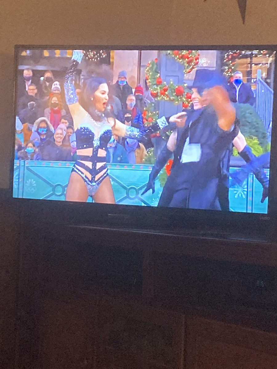 SarahJean3815's tweet photo. My 5 year old: “Why are they wearing their underwear in front of a crowd of people?! They must be freezing!”... The dancers killed it, but interesting choice for a family parade. https://t.co/ZqpPjn3CXy