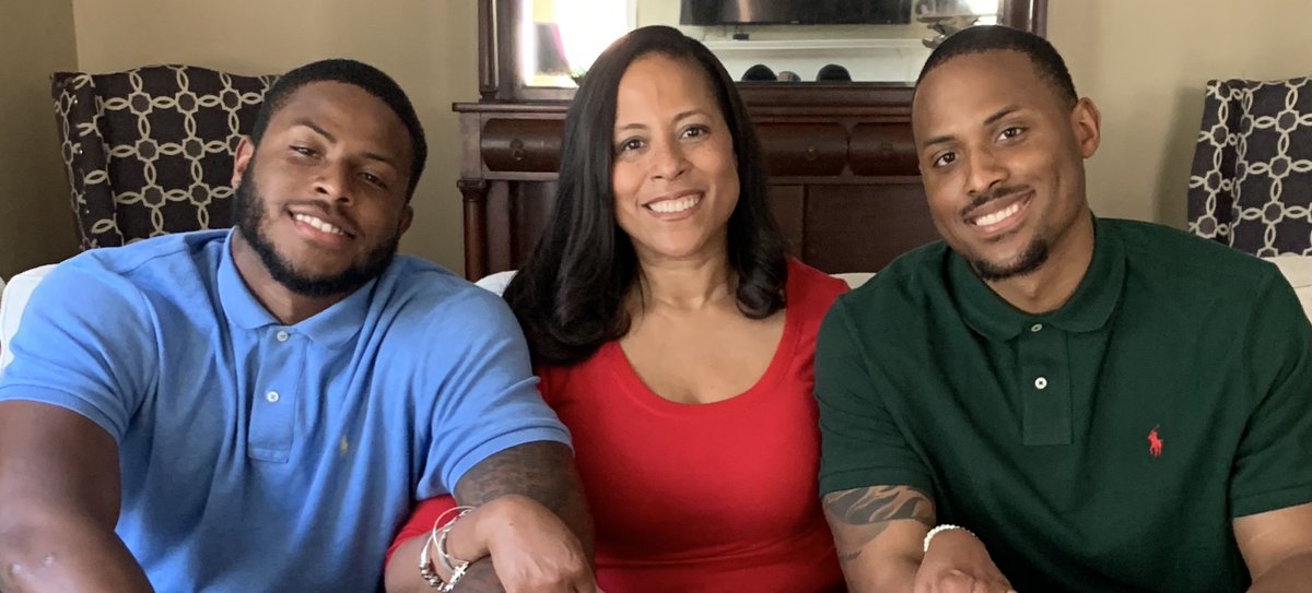 MiaSMcLeod's tweet photo. This (&amp; every) Thanksgiving, I’m SO thankful for my family. ❤️ Their love &amp; support are truly my greatest blessings.

I’m also thankful for all of you! Your energy &amp; excitement 🔥 about our campaign is AMAZING &amp; we’re just getting started!

What are y’all thankful 🙏🏾 for? https://t.co/1vDgjqUa90