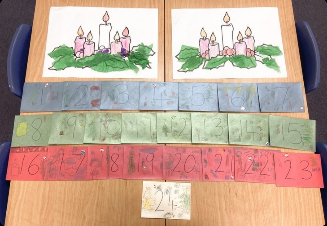 📆Class Advent Calendar Idea📆

The children in <a href="/floralteacher_/">Miss J 🌸</a>'s class have all decorated an envelope and, during Advent, they'll receive a chocolate coin when their envelope is opened🍫🥰 This fun art activity is a great (&amp; personal) advent calendar for children🙌 #edutwitter