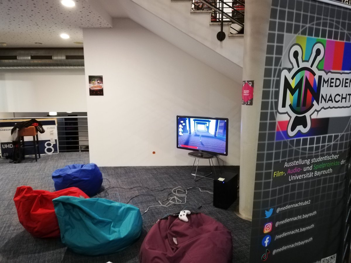 Oilcatz's tweet photo. Es ist soweit! Unser Stand auf der @mediennachtubt2 Bis 17:30 könnt ihr Trial of Two ausgiebig testen und wenn ihr Bock habt beim Turnier tolle Preise gewinnen! Euch erwartet ein Turnbeutel, Gutscheine und Sticker! https://t.co/qfRJZyuS5N
