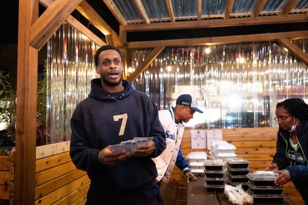 GenoSmith3's tweet photo. Happy Thanksgiving https://t.co/XVMvGqMTGA