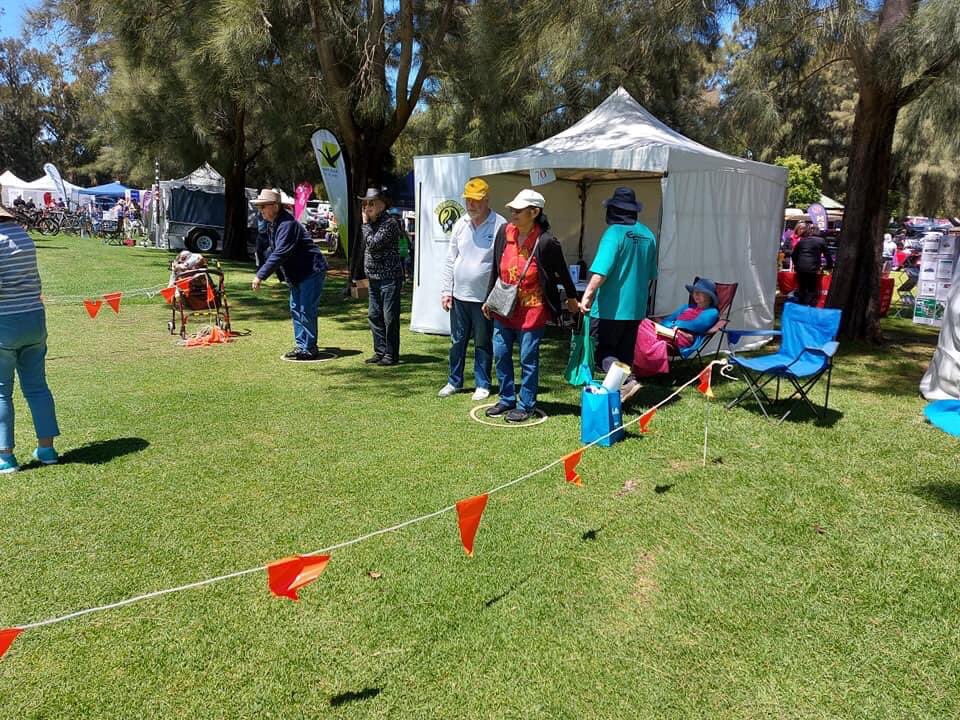 petanquewa1's tweet photo. Have a Go Day was held on Wednesday 10/11/21 at Burswood Park. It was a successful day for our PWA Petanque Promotion. Many people been captivated with the game and pleased to have a go at the game. #petanque #petanquewa https://t.co/TozVrEbkMS