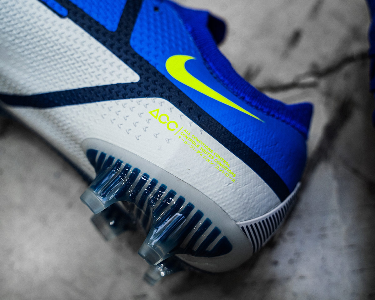 futbolemotion's tweet photo. Si muchos profesionales las eligen, será por algo.
@nikefootball Phantom GT, las botas de fútbol capaces de cumplir con distintos perfiles de futbolista.
🛒 https://t.co/HaoKirL7KG
--
#nikefootball #PhantomGT #FutbolEmotion https://t.co/zOFTuJcQOM