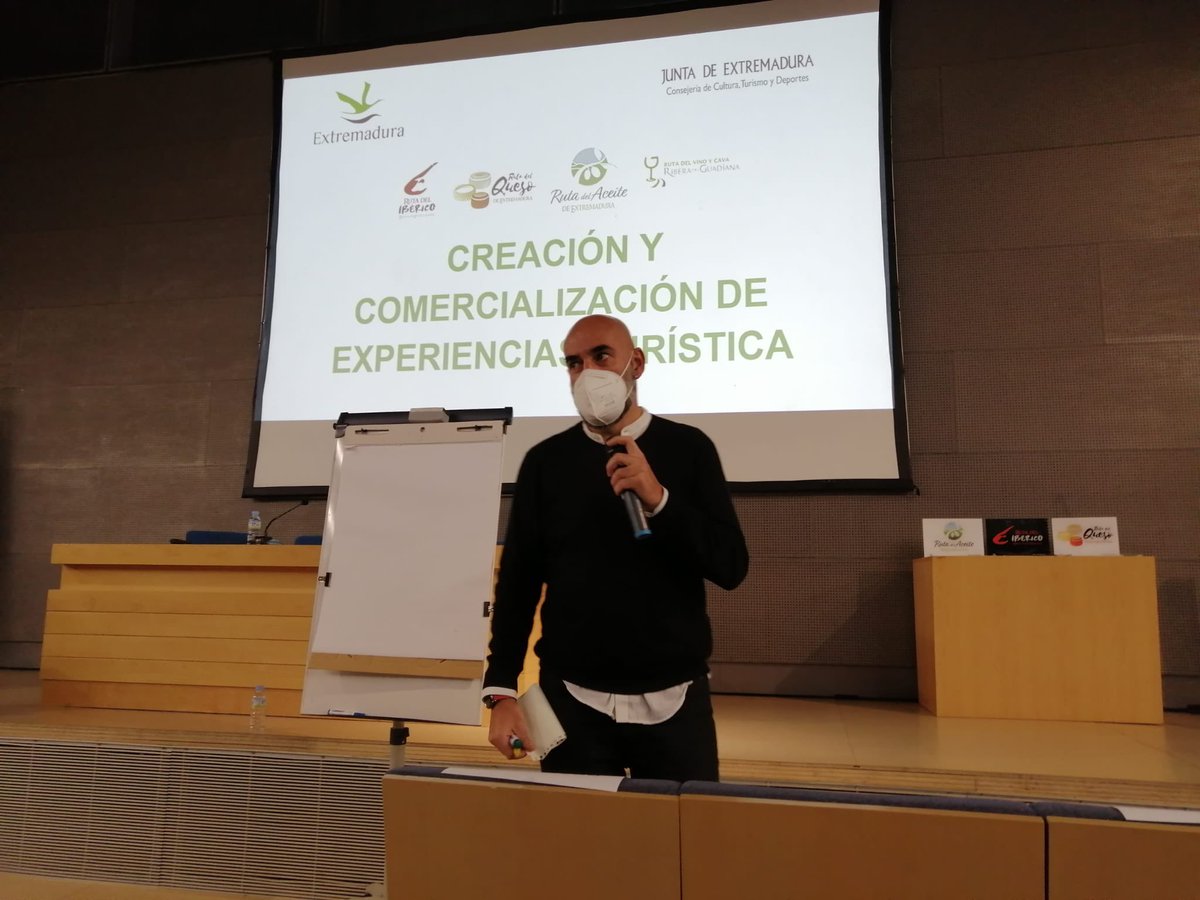 InnodeSL's tweet photo. Acto de entrega de distintivos de las #RutasGastronómicas de #Extremadura.(#RutadelIbérico, #RutadelQueso y #RutadelAceite) a las nuevas adhesiones tras la asistencia técnica de @InnodeSL por encargo de @Extremadura_tur @Ext_gastronomia
#RetoInnode #Gastronomía #Turismo https://t.co/lvSEi5P3AL