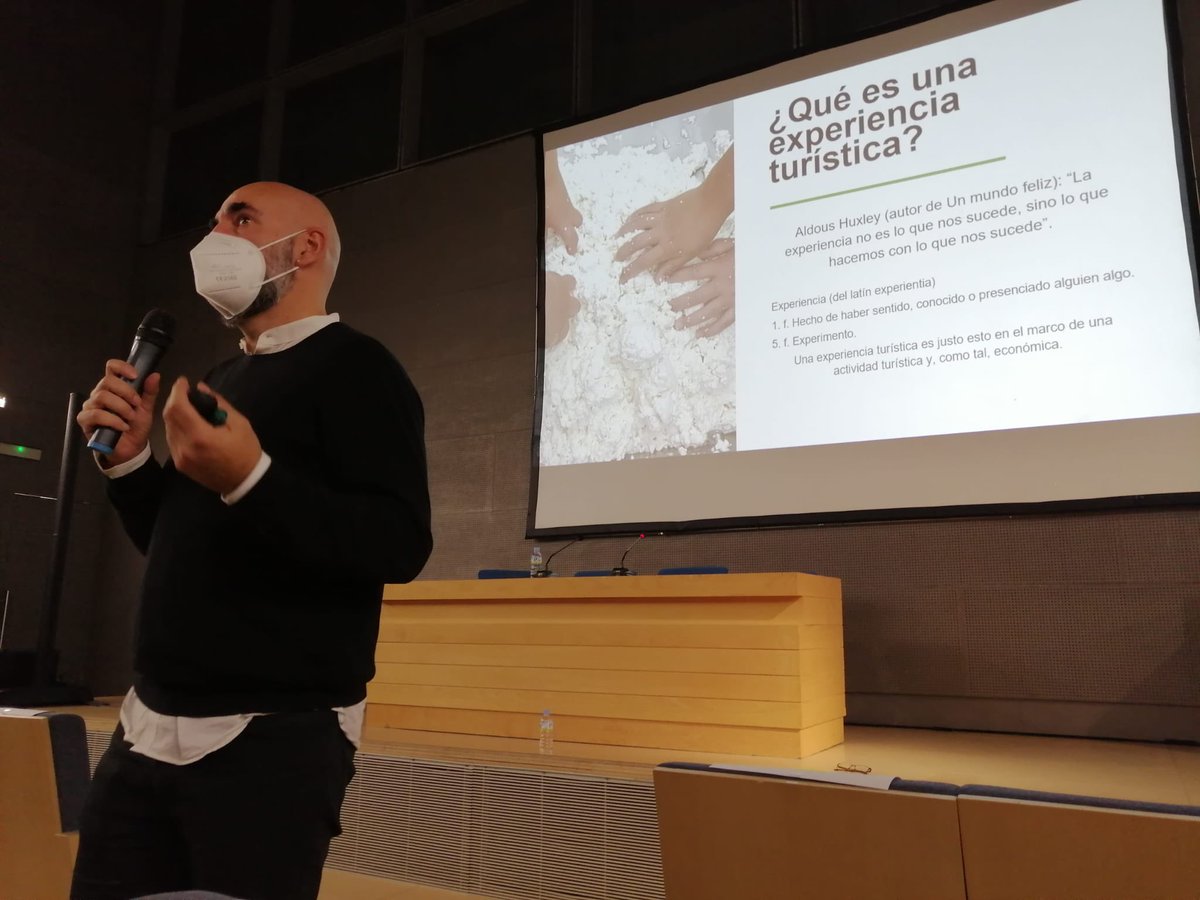 Acto de entrega de distintivos de las #RutasGastronómicas de #Extremadura.(#RutadelIbérico, #RutadelQueso y #RutadelAceite) a las nuevas adhesiones tras la asistencia técnica de <a href="/InnodeSL/">Innode Consultoría</a> por encargo de @Extremadura_tur <a href="/Ext_gastronomia/">Extremadura Gourmet</a> 
#RetoInnode #Gastronomía #Turismo