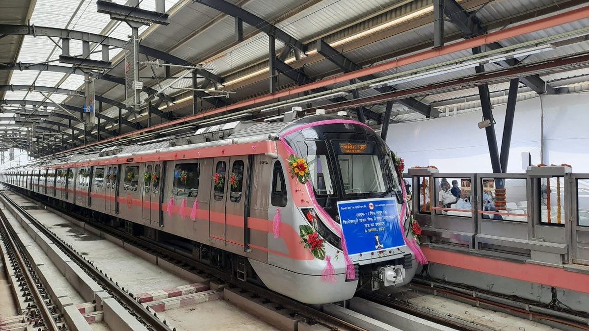 Secretary_MoHUA's tweet image. Heartiest congratulations to Team Delhi Metro for getting Driverless Train Operations inaugurated today on its longest corridor of 59 kms from Majlis Park to Shiv Vihar(Pink Line). This was done in less than a year despite challenges posed by #COVID19 second wave
#DriverlessMetro