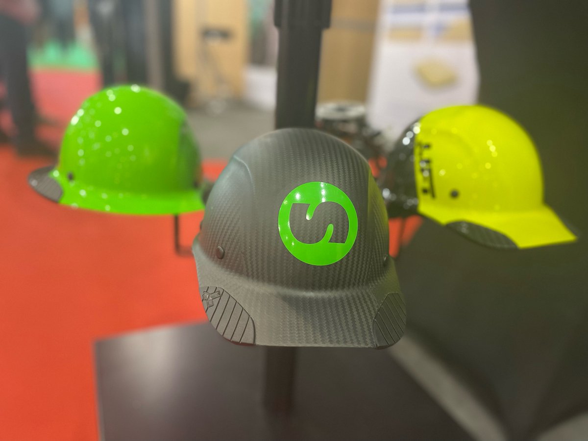 SalonInnobat's tweet photo. La prévention et la sécurité par LIFT SAFETY 👇🏻
Découvrez en particulier le casque de la ligne DAX, FULL BRIM et CAP STYLE 😎
Très léger, excellente tenue même la tête en bas 💪🏼 https://t.co/glbcaSlOBP