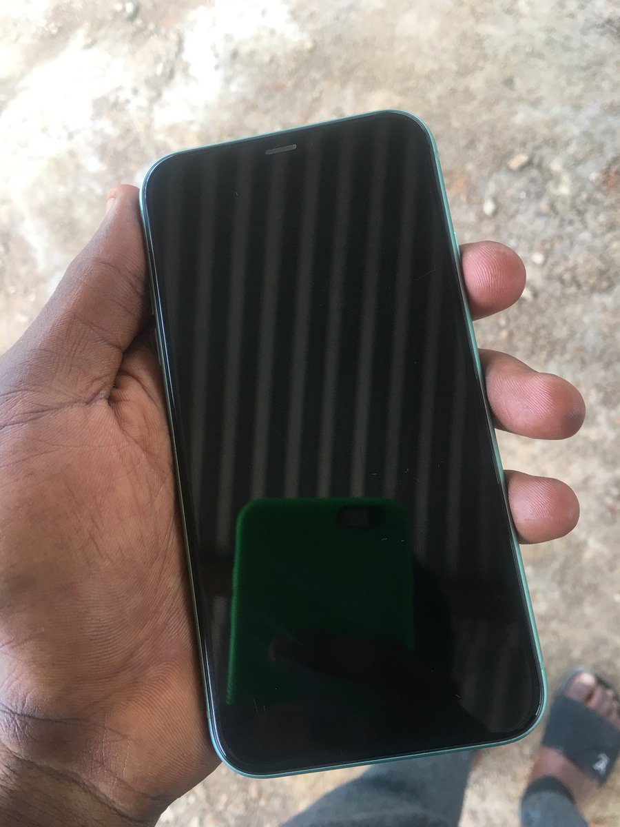 Opresii's tweet photo. This is urgent so kindly Retweet to help find him a buyer... If you can help him settle the hospital bills too kindly help. 🙏🏿

Contact:0557010735 https://t.co/ZSgawFA8kW