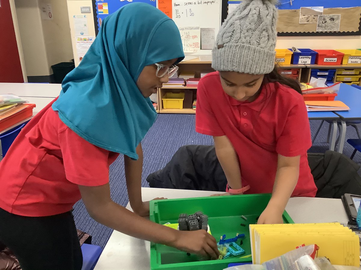 MayflowerPSch's tweet photo. Year 5 and 6 are working hard @firstlegoleague this evening to get our Mission Models finished and placed correctly on the Game Mat.
We’re also getting to grips with programming the robot!
#CargoConnect 
#RealWorldProblem
@FLLUK https://t.co/ozNhDaoeXr