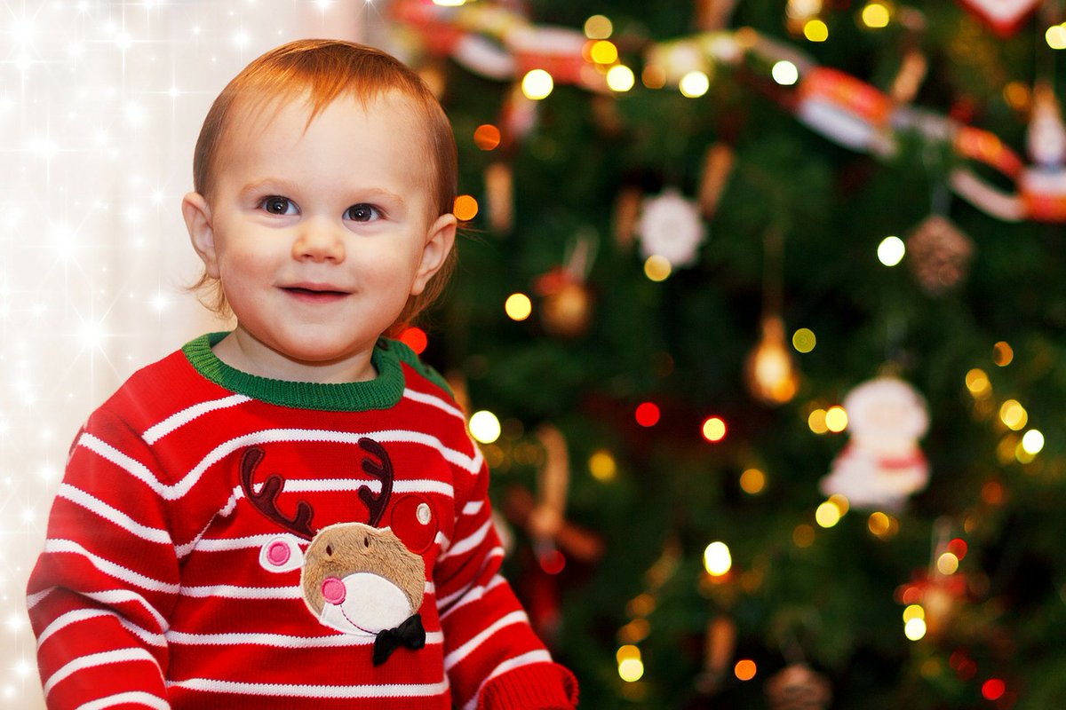 FamilySpace1's tweet photo. Just one month to go until Christmas! Make sure you book some extra household help with Family Space before the holiday rush! #ParisCleaning #ParisHousekeeping https://t.co/u5Mx6YLRgm