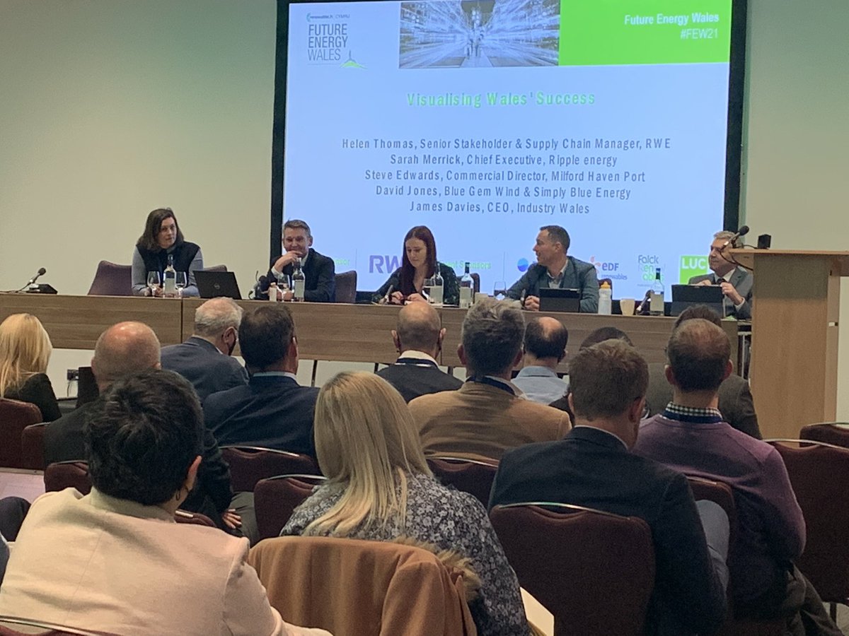 Helen Thomas from <a href="/RWE_UK/">RWE UK</a> is doing a great job in chairing today’s final session about Visualising Wales Success. #FEW2021