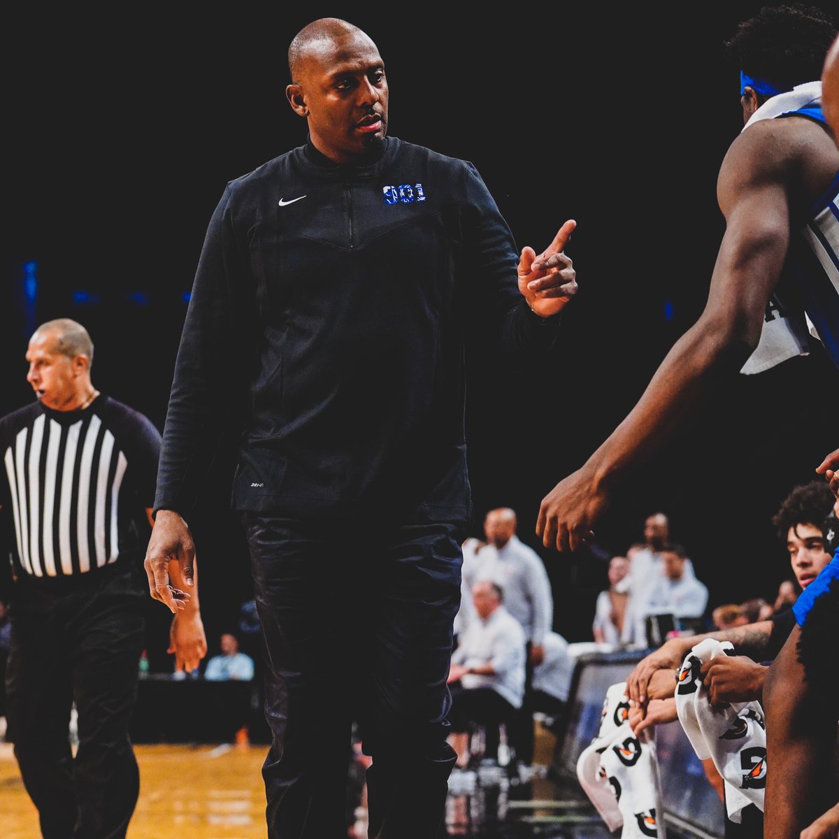 Memphis_MBB's tweet photo. 📸 @NITTipOff

#GoTigersGo | #TunnelVision https://t.co/UfhTy8VwHa
