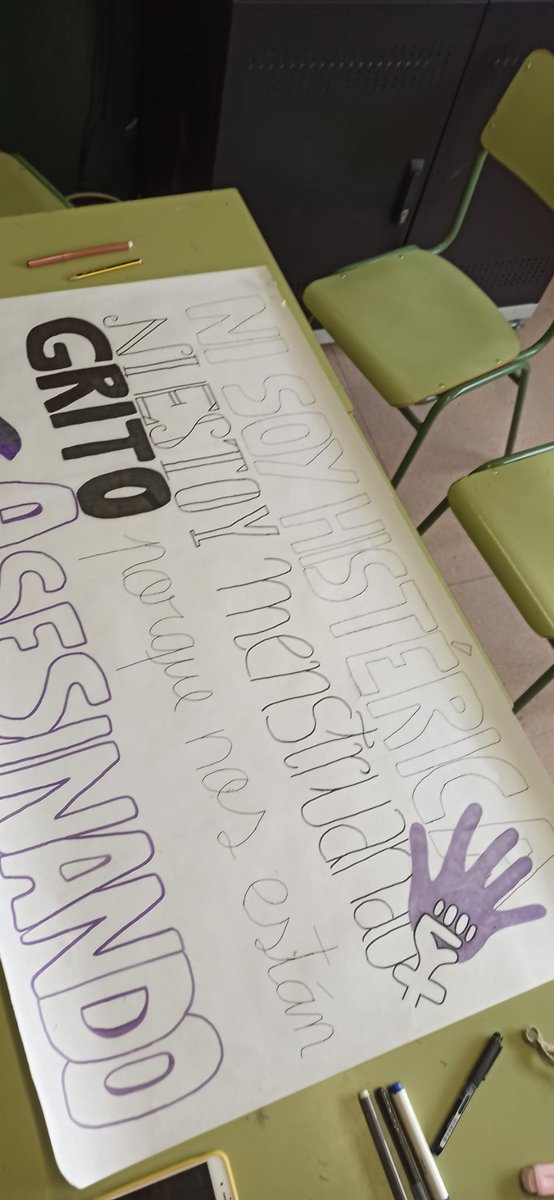 InsGabriela's tweet photo. Alumnes de 2n de batxillerat han reflexionat sobre el dia d'avui i l'han reivindicat en un eslògan.
#somgabriela♀️#violènciadegènere #violènciamasclista #25n #LesEscolesLliuresDeViolències #ProgramaCoeducat #desemmascarem #noésno https://t.co/qQ0rS6Cj1A