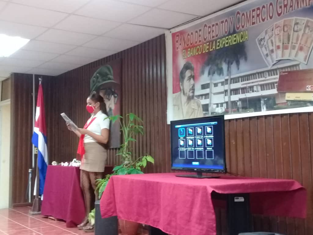 keniatinguily's tweet photo. Nuestro eterno e invicto Comandante en jefe #Fidel fue enaltecido en un matutino especial en #BandecGranma  , Ya no es solo de los campos fértiles de Birán, se multiplica en las vidas de cada cubano con más sueños y esperanzas. #FidelPorSiempre #EternoCaguairan #FidelVive https://t.co/KiutncpiXz