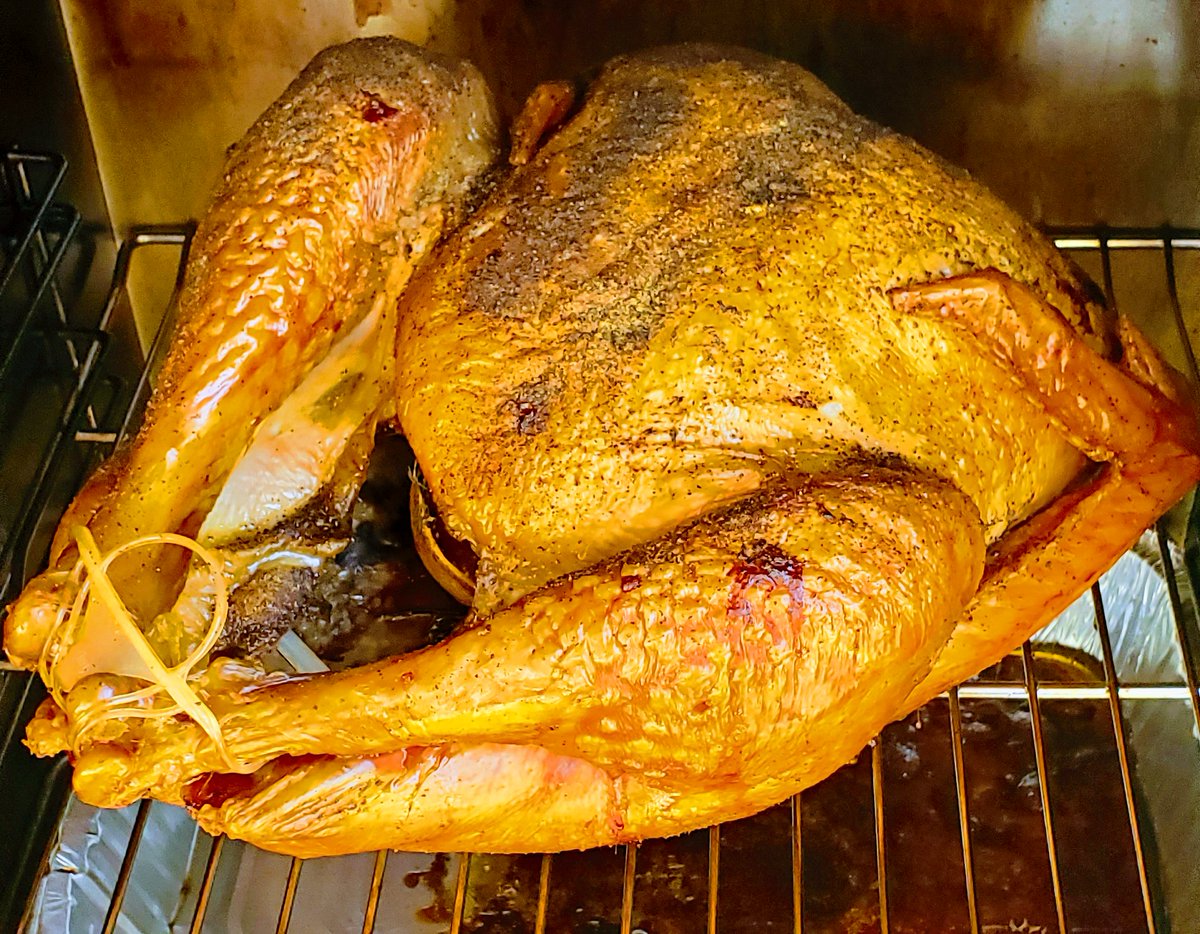 BBSOONER00's tweet photo. Happy Thanksgiving Sooners! 🦃
#BoomerSooner ⭕
#OSUcks
#BEDLAM https://t.co/QGoR6QQxPl