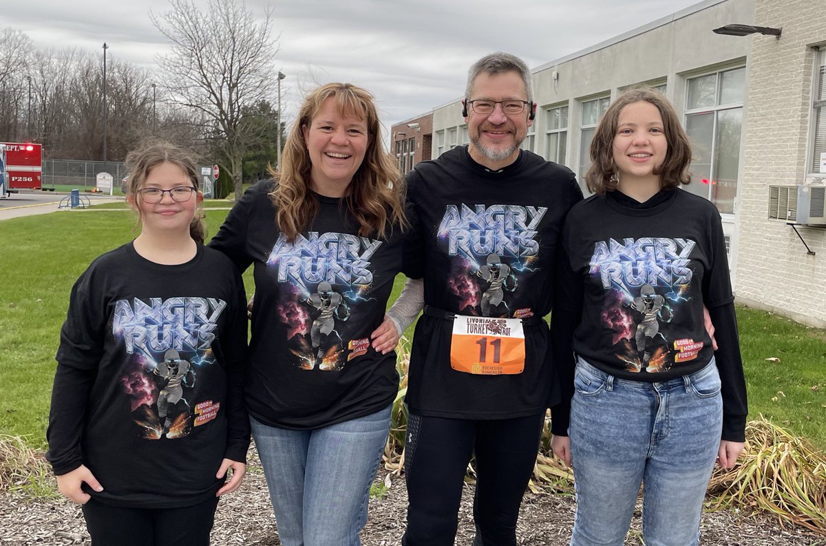 chuckwilley's tweet photo. @KyleBrandt @gmfb the 2021 #AngryRuns World Scepter tour hit Livonia, NY for a Turkey Trot this morning.Happy Thanksgiving!🦃 🍁 https://t.co/cmBAqn2JwU