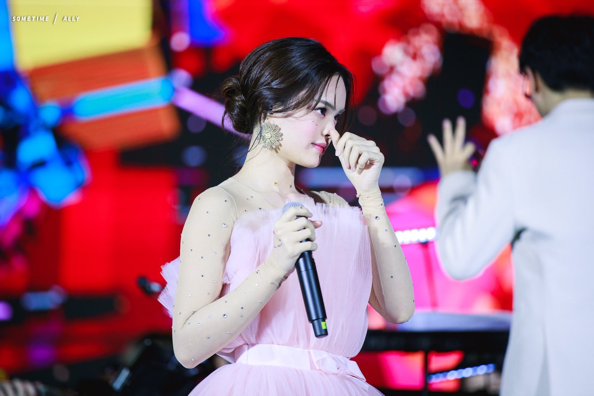 SometimePhoto's tweet photo. The Journey Of Joy At EmQuartier 🎄

#1 

#ALLY #ALLYsONLY #sometimephoto 
#HowToLove #NoMatterWhatIDo
#411music #411ent
#allynitibhon #ซัมไทม์ถ่าย https://t.co/9CImR6do99