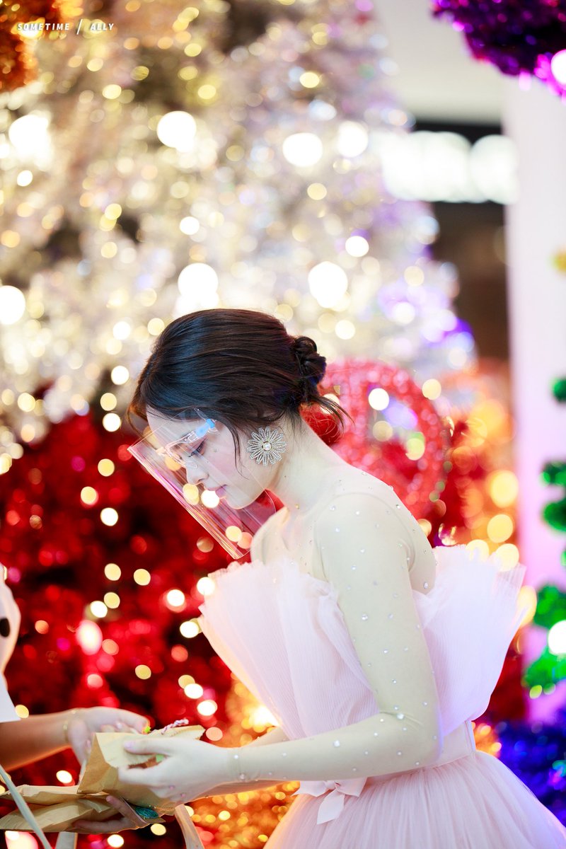 SometimePhoto's tweet photo. So lovely for her fans 🥰💗

#5 

#ALLY #ALLYsONLY #sometimephoto 
#HowToLove #NoMatterWhatIDo
#411music #411ent
#allynitibhon #ซัมไทม์ถ่าย https://t.co/EAjQs3mR9w