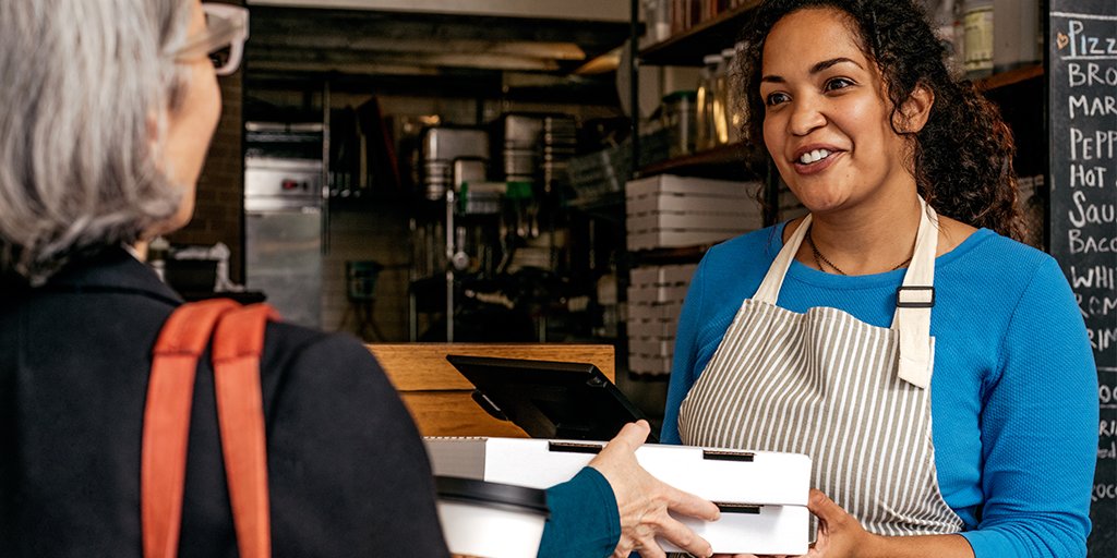Happy #Thanksgiving from all of us at Cigna + Oscar!

If you're gathering at the dinner table today, don't forget to #shopsmall for all your goods.