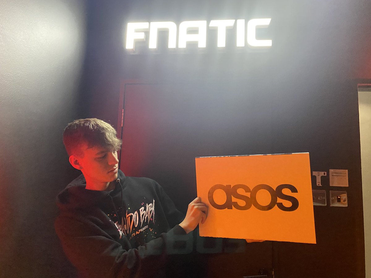 Tekkz's tweet photo. Because itβs Black Friday, @ASOS have hooked me up with some clothes and we will be giving away some gift cards for you lot to win later on stream!
So tune in later! #ASOSChaosToCalm https://t.co/CEHYbYjIL0