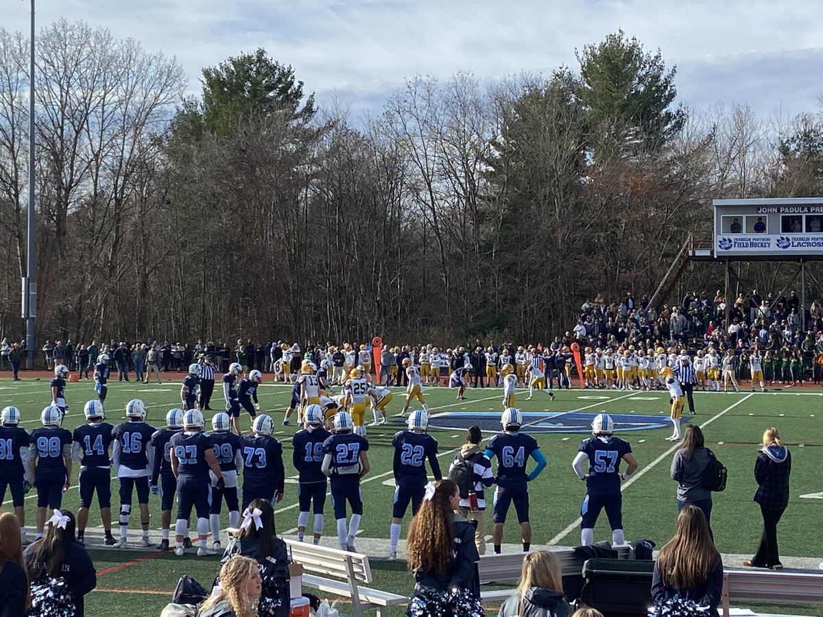 cathyklein03's tweet image. The stands are PACKED here at Pisini! Safe to say our community missed this tradition in 2020. #proudadmin to be here for our FHS students, families and alumni. @FHSFAN @fhssports @fhs_gridiron @RattleCity @MrsRudsitMusic @FHScheer_