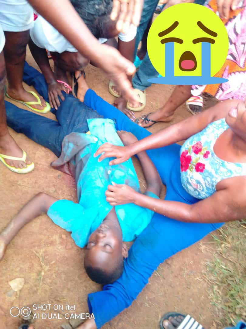 vicky_824's tweet photo. #FrenchCameroon #Military system of attacking and killing school children in #Ambazonia continues in Ekondo as #Americans prepare for thanksgiving. 😭Why is the world not stopping these baby killers.@Mo_IbrahimFdn @hrw  @BBC @antonioguterres 
 #ECOWAS #BlackLivesMatter
 @POTUS 👇🏾 https://t.co/cqQAuJUnlD