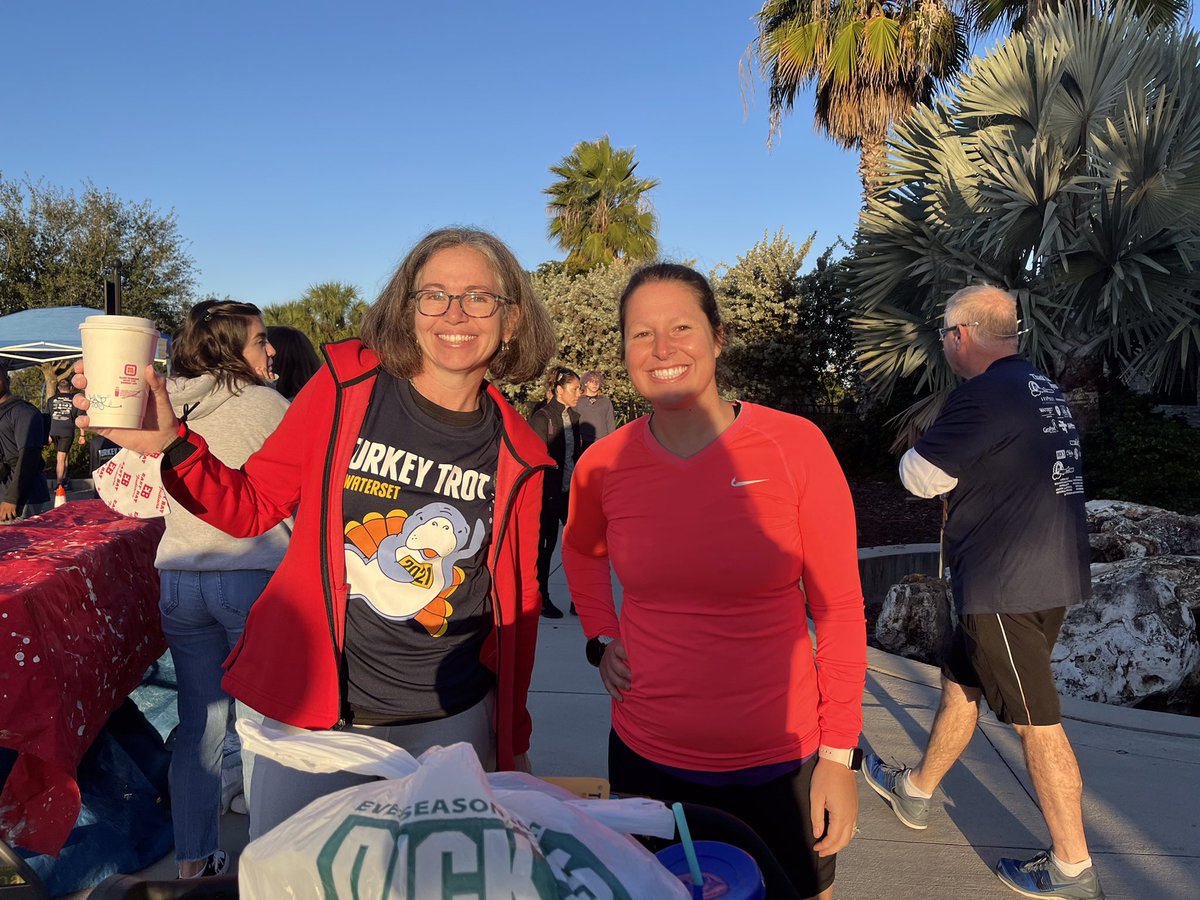 BHSCustard's tweet photo. We had so much fun at the @WatersetFL Turkey trot this morning supporting our community schools! @EastBayHS https://t.co/444PDVlBAV