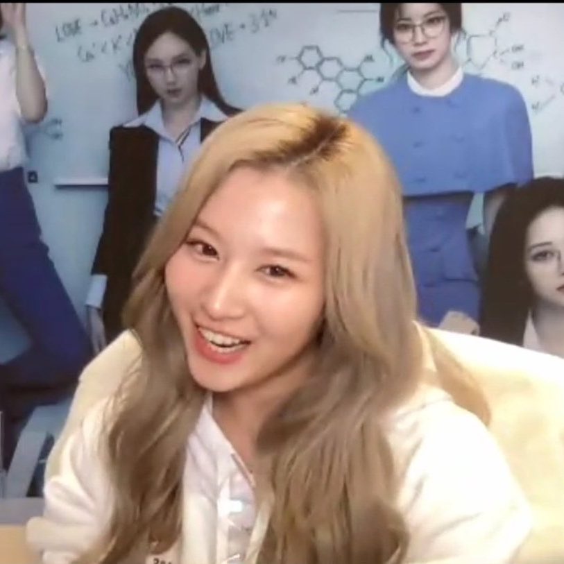 twice smiling tweet media