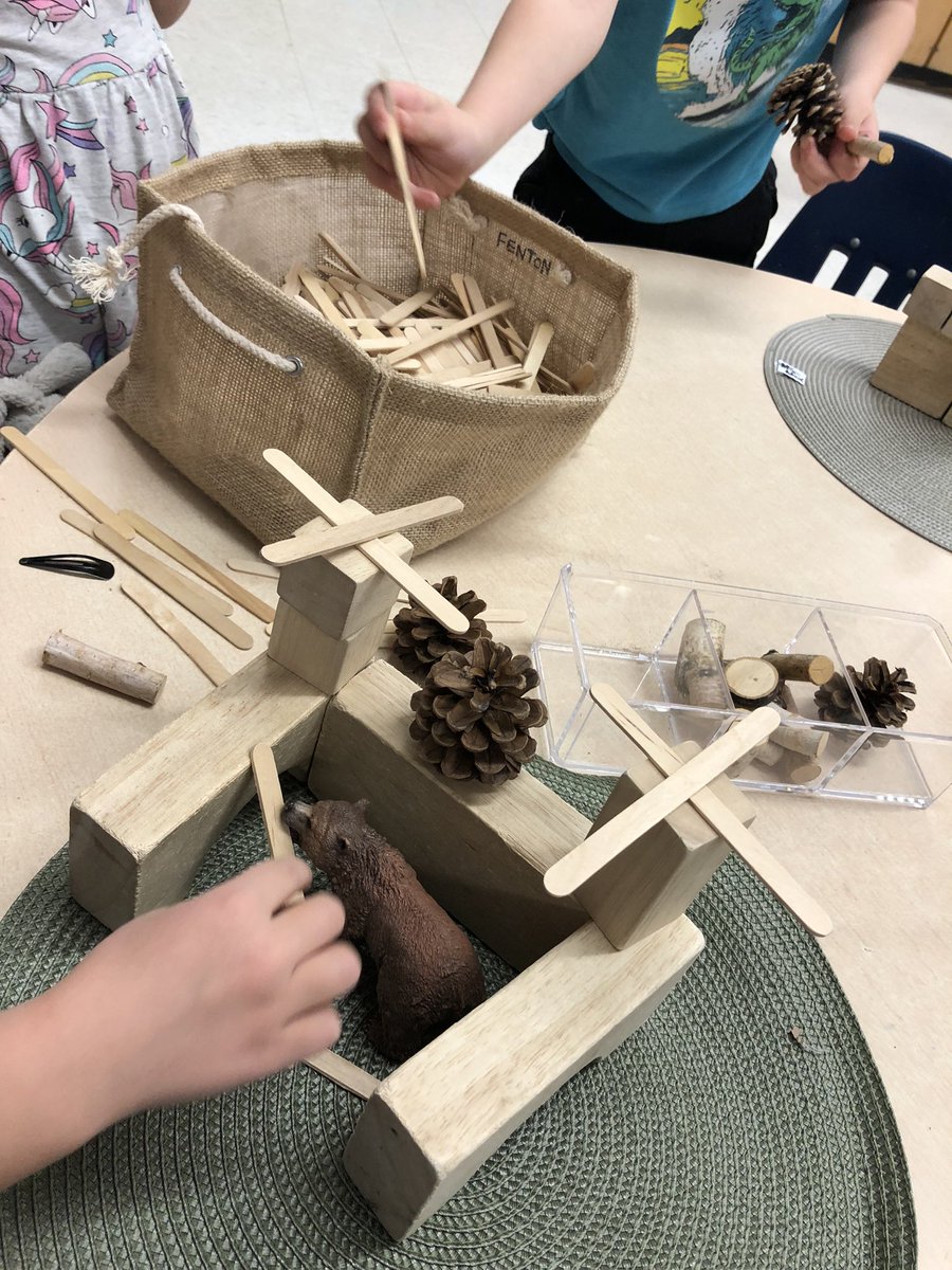MsLaurenMax's tweet photo. Our #STEAM challenge this morning was to create a home that an animal could #hibernate in for the winter! @tdsb @TDSB_IRC https://t.co/NNawUP4Mar