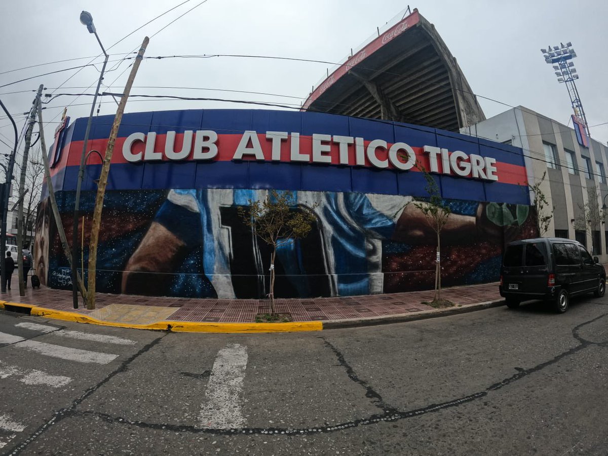 catigreoficial's tweet photo. Estás en nuestra casa, por siempre con nosotros 🏟 

#DiegoEterno ♾🇦🇷 https://t.co/691NHcicwe
