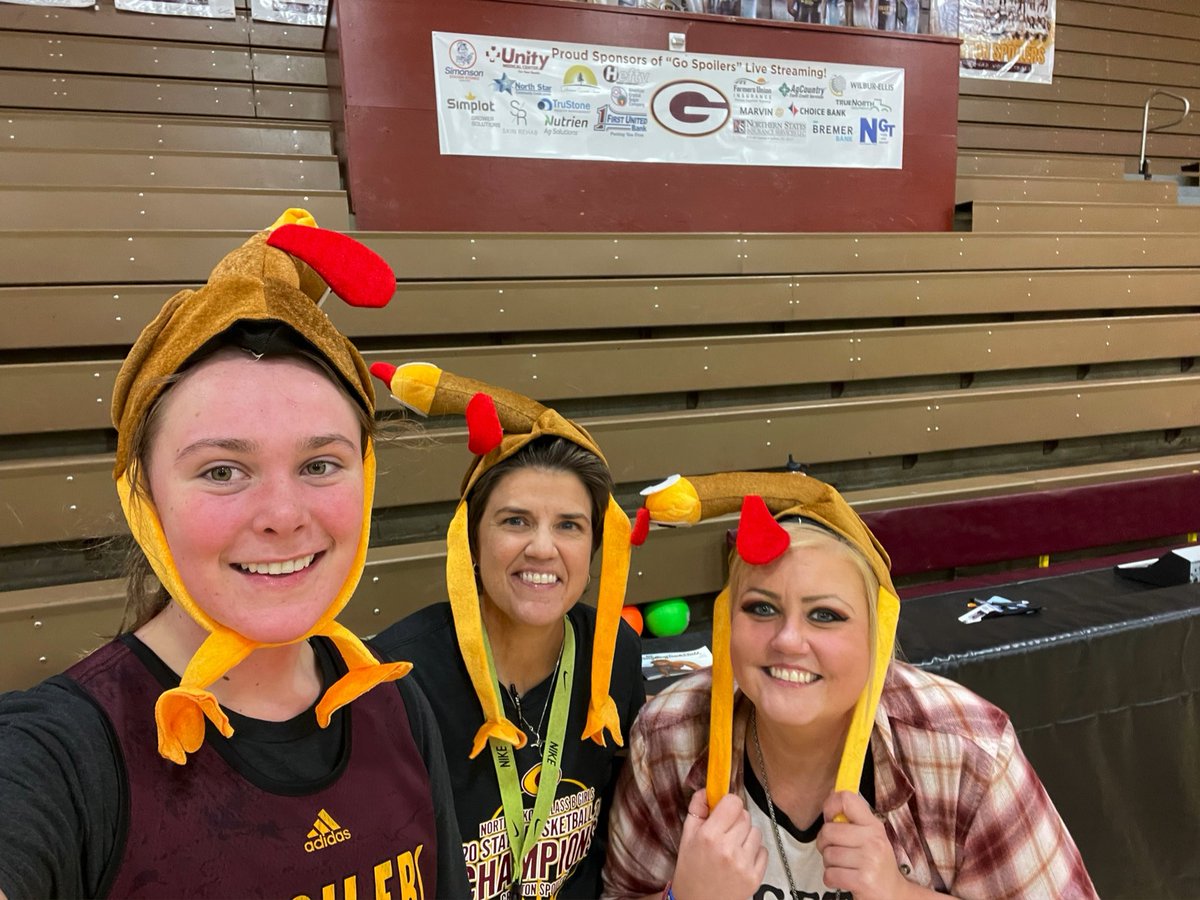 Happy Thanksgiving From the Spoilers‼️ Coach <a href="/jamstallard/">Jami Stallard</a> Annual Blessings Board with the Team, So Much to be Grateful for Today and Everyday #SpoilerPride 🦃