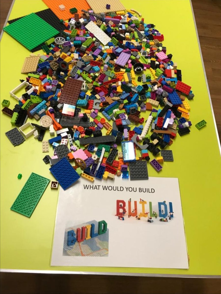 CatshillLib's tweet photo. Did you know that every Thursday there’s Lego at Catshill? Come along and bring some ideas, there’s no limit to what you can create! Also, maybe take a book home or two whilst you’re at it! #LegointheLibrary #Thursdaynightvibes https://t.co/8rO1C0EOk2