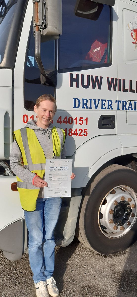 LauraGriffiths9's tweet photo. C1 driving test passed this morning ✅🎉 #drivertraining #sevenandahalftonne https://t.co/grxqATjl6x