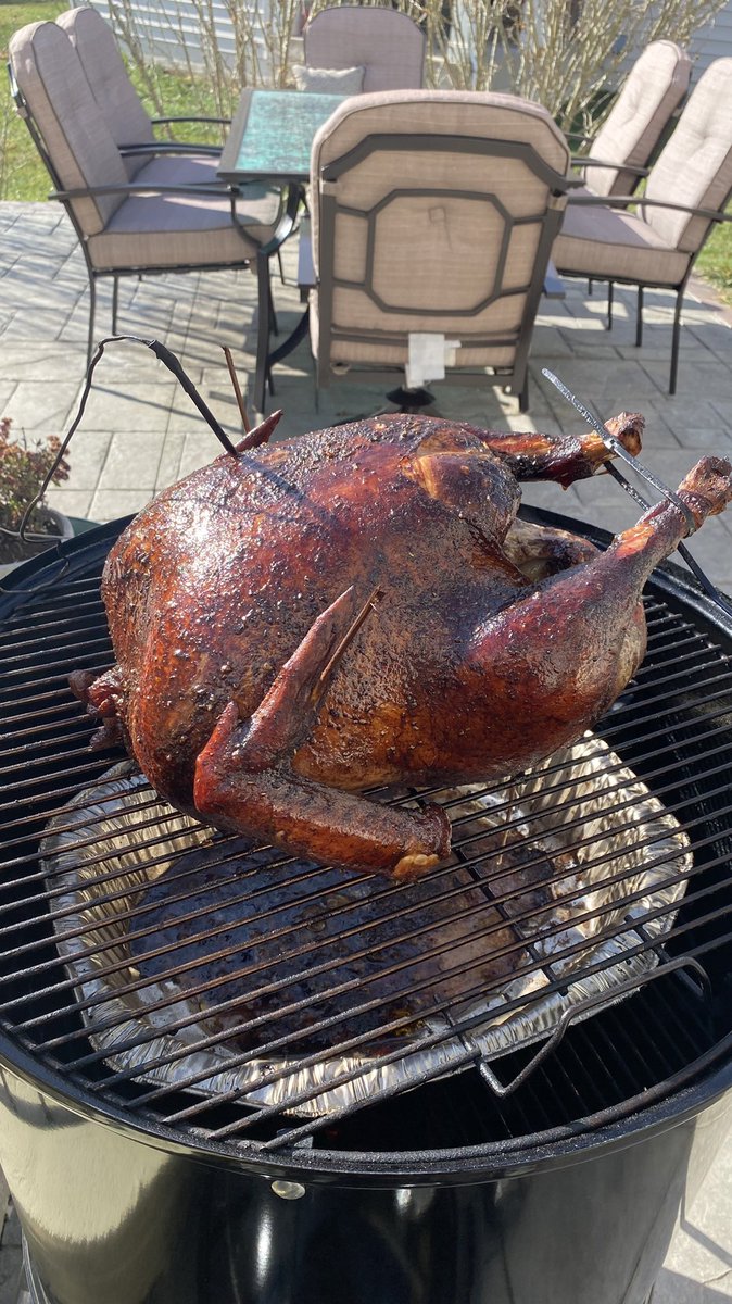 1cast1fish's tweet photo. Perfection achieved…23lbs of smoked 🦃  @WeberGrills #Thanksgiving https://t.co/227vUQtV8b