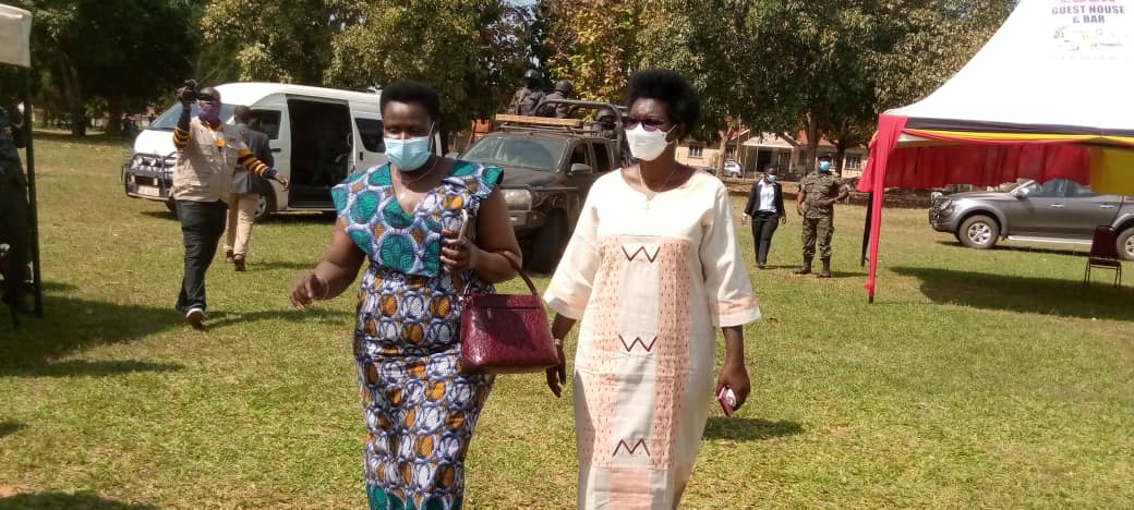 voice_of_teso's tweet photo. #VOTEFM UPDATES
H.E Vice President Jessica Alupo has tasked district Chairpersons in Teso to come up with sustainable plan on the looming Hunger in Teso. She was speaking today in Serere district headquarters while Commissioning a new X-ray machine in Serere Health centre IV https://t.co/b4VtufVq8s