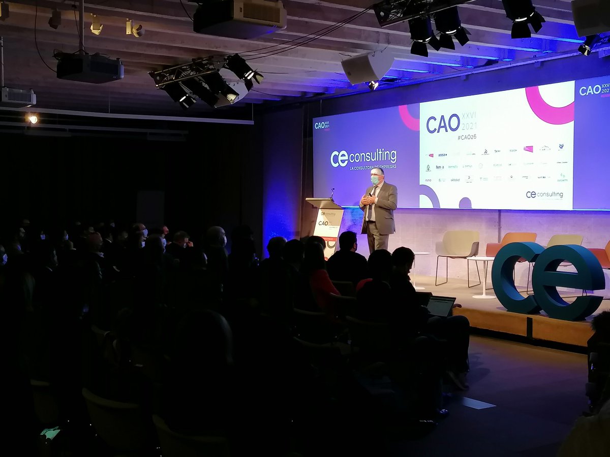 beatriz_anton's tweet photo. #CAO26 Javier Sánchez nos cuenta cómo hacer crecer tu negocio @ceempresarial https://t.co/edhuSVoJRf