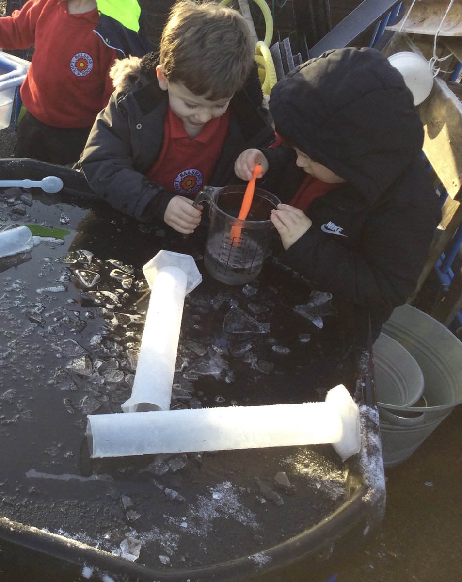 Jackson_Miss1's tweet photo. The children showed great team work this morning trying to break ice! @BalshawLaneCPS @Miss_Hinawski https://t.co/mWuRC8bFik