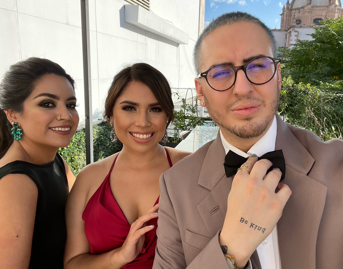 RaulGarciaDiaz0's tweet photo. I am thankful for the amazing chosen family I have, my amazing job and the marvelous team I work with, all of you have been such a blessing for my life and the highlight of my year. ❤️ @mexicollectors #Proud2bYoung #ThankfulThursday https://t.co/4QzrwuYnSH