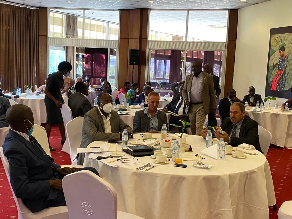 hortifreshffv's tweet photo. Today HortiFresh successfully launched in collaboration with the secretariat office at Serena International Conference Centre. Thanks to our partners: MAAIF @MAAIF, MTIC @mtic_uganda, UEPB @ugandaexports, EU @EUinUG, Nogamu @Nogamu3,  House Of Seeds, and the PSFU @PSF_Uganda . https://t.co/RPmErQSHIE