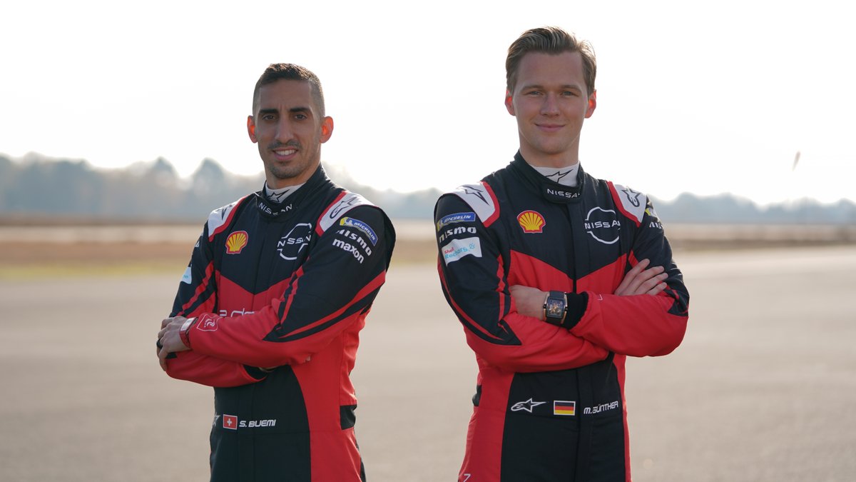 ShellMotorsport's tweet photo. .@nismo: Suited &amp; booted ✅

How good does the @nissanedams season 8 #ABBFormulaE uniform look? 🤩

Give us your reaction in emojis below ���� ⬇️

#FeelElectric #ShellMotorsport https://t.co/804dZWp9M3