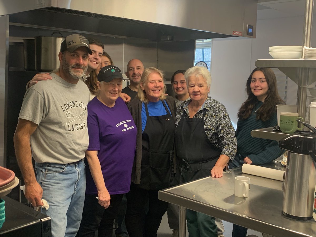 LongmeadowMA's tweet photo. Happy Thanksgiving and a special THANK YOU to this crew delivering Thanksgiving  meals today in Longmeadow! https://t.co/IoSpfbMMAd