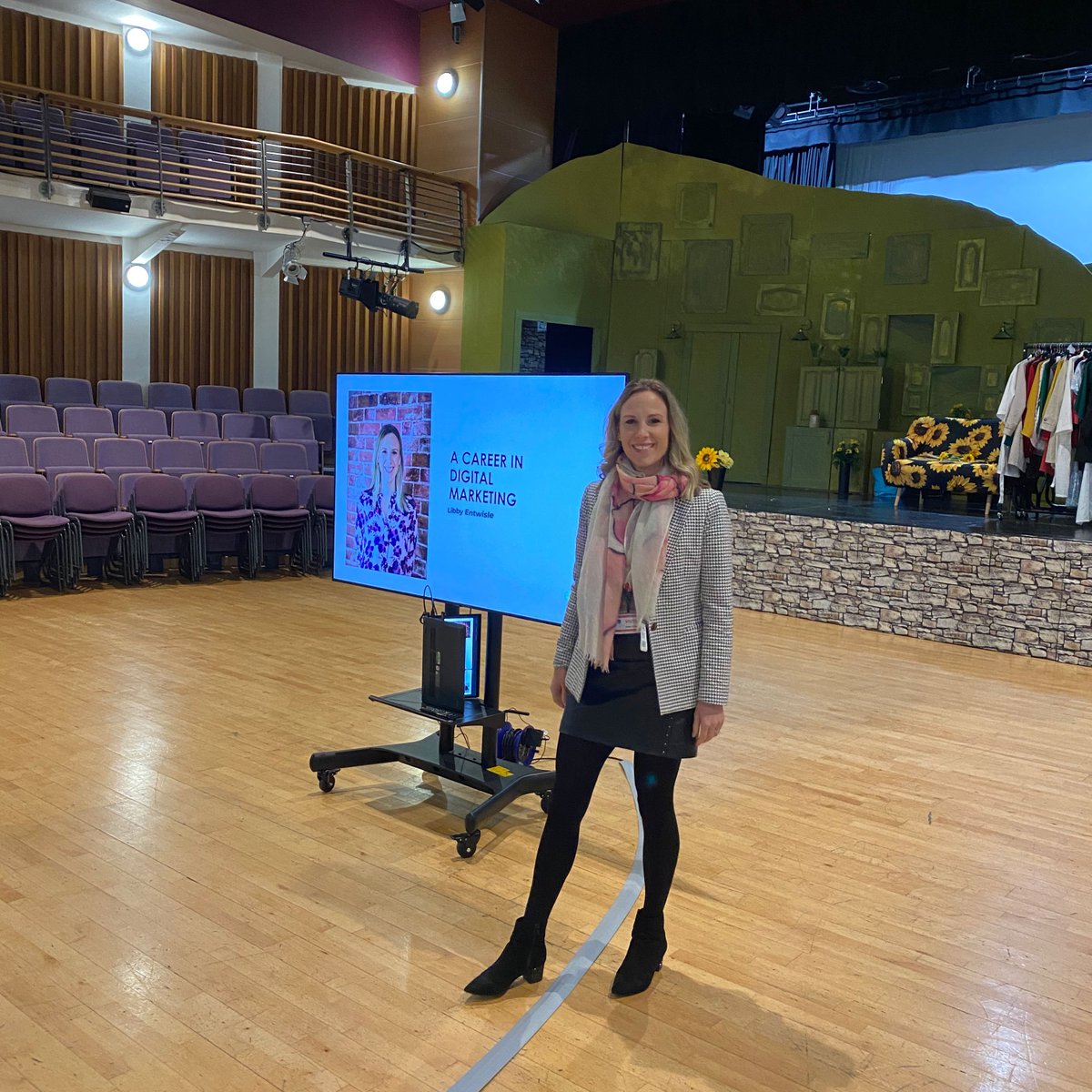EntyceCreative's tweet image. Our very own @LibbyEntwisle was out and about this morning spreading the digital marketing word among the young folk at @Grange_Cheshire. 

Got to start &apos;em young! 👏👏

#CareerTalk #DigitalMarketing