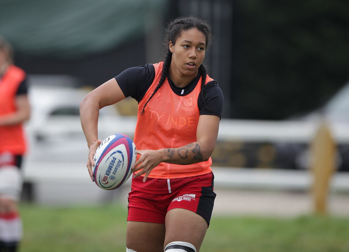 SaracensWomen's tweet photo. 📚 “𝗜’𝗺 𝗮𝗺𝗯𝗶𝘁𝗶𝗼𝘂𝘀. 𝗜 𝘄𝗮𝗻𝘁 𝘁𝗼 𝗽𝗹𝗮𝘆 𝗶𝗻 𝗪𝗼𝗿𝗹𝗱 𝗖𝘂𝗽𝘀 𝗮𝗻𝗱 𝗯𝗲 𝘀𝘂𝗰𝗰𝗲𝘀𝘀𝗳𝘂𝗹 𝗮𝘁 𝗦𝗮𝗿𝗮𝗰𝗲𝗻𝘀.”

Cece Gordon-Hill laid out big plans for her future when we discussed her career so far 👇

🖱 https://t.co/e01JM4Ofmn

#StrongerTogether ⚫️🔴 https://t.co/ceWuuaSHHw