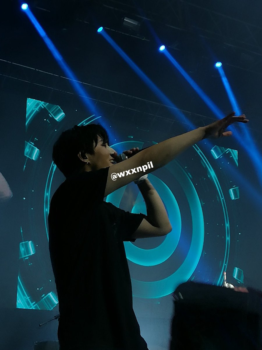 timeto_youngk's tweet photo. 181126 유스 산티아고 #Day6inChile #Day6enChile
#영케이 #YoungK #영현 #강영현 #데이식스 #Day6 https://t.co/yiDRKXaUor