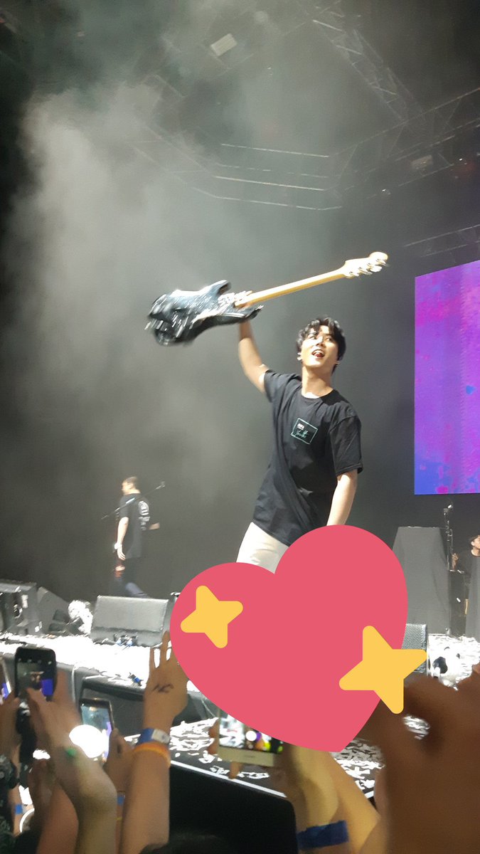 timeto_youngk's tweet photo. 181126 유스 산티아고 #Day6inChile #Day6enChile
#영케이 #YoungK #영현 #강영현 #데이식스 #Day6 https://t.co/yiDRKXaUor