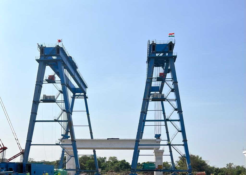 ET_Transit's tweet photo. Workers of @nhsrcl and @larsentoubro today successfully launched the first 40 Metre Span Box Girder for Mumbai-Ahmedabad High Speed Rail Project in Navsari, Gujarat. Congratulations to the entire team! ππ
#BulletTrain #MAHSRProject #TheTimelineExpress https://t.co/aewl5Tthmd