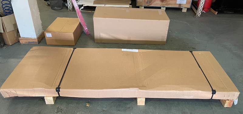 Another quality Italian hydraulic lift leaves the warehouse.
Tried tested and ready to 'plug and play'