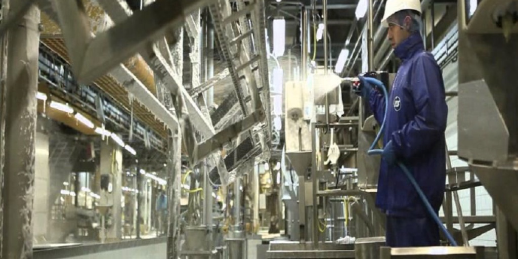 CoulsonIceblast's tweet photo. Isn't it time to move towards an #industrialcleaning technology that is environmentally sustainable, cheap to operate, and outperforms any other media while eliminating worker health risk and the disposal of contaminated water? #coulsoniceblast #weticeblasting #factorycleaning https://t.co/u0WQBNb38c
